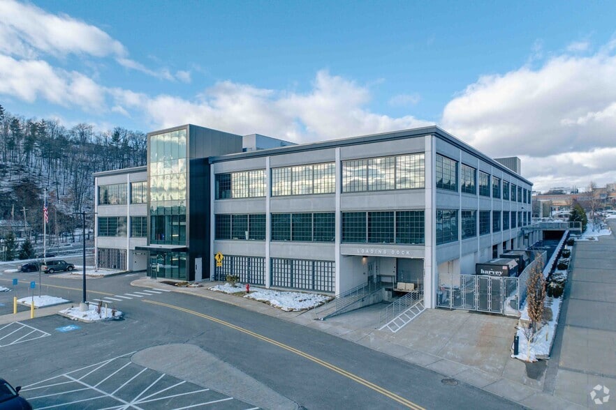 1265 Main St, Waltham, MA for lease - Building Photo - Image 2 of 7