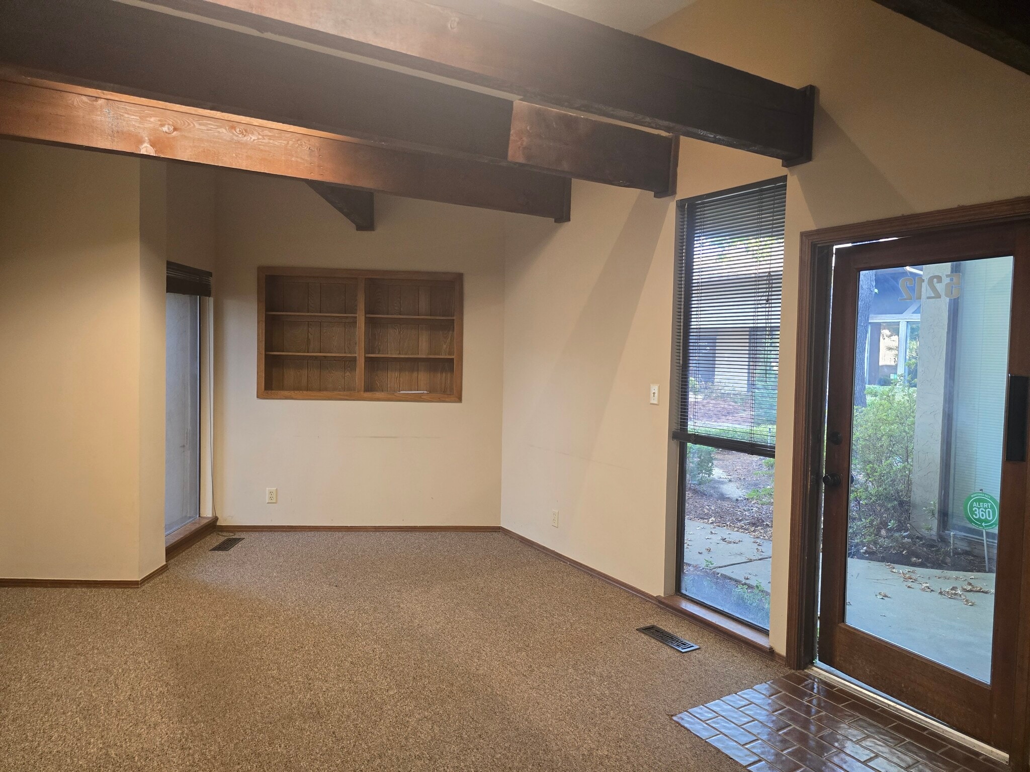 5212-5232 E 69th Pl, Tulsa, OK for lease Interior Photo- Image 1 of 4