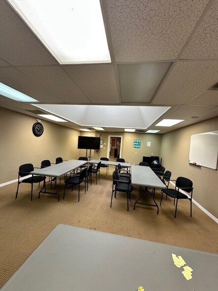 814 W Okmulgee St, Muskogee, OK for sale - Building Photo - Image 3 of 16