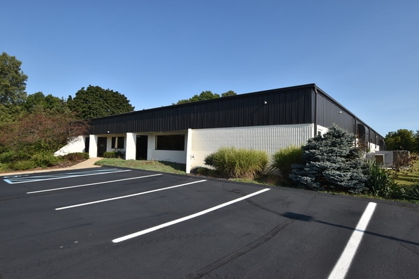 1100 Baker Rd, Dexter, MI for lease - Building Photo - Image 1 of 2