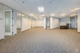 365 Canal St, New Orleans, LA for lease Interior Photo- Image 2 of 2