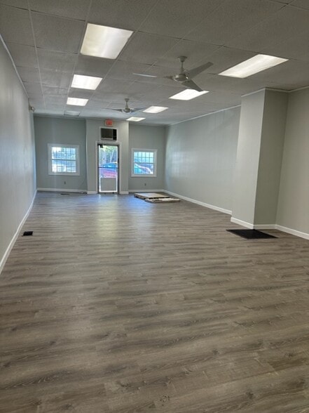 16-20 Exchange St, Millis-Clicquot, MA for lease - Interior Photo - Image 2 of 6