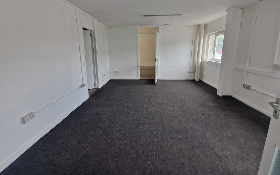 Hareness Cir, Aberdeen for lease - Building Photo - Image 3 of 7