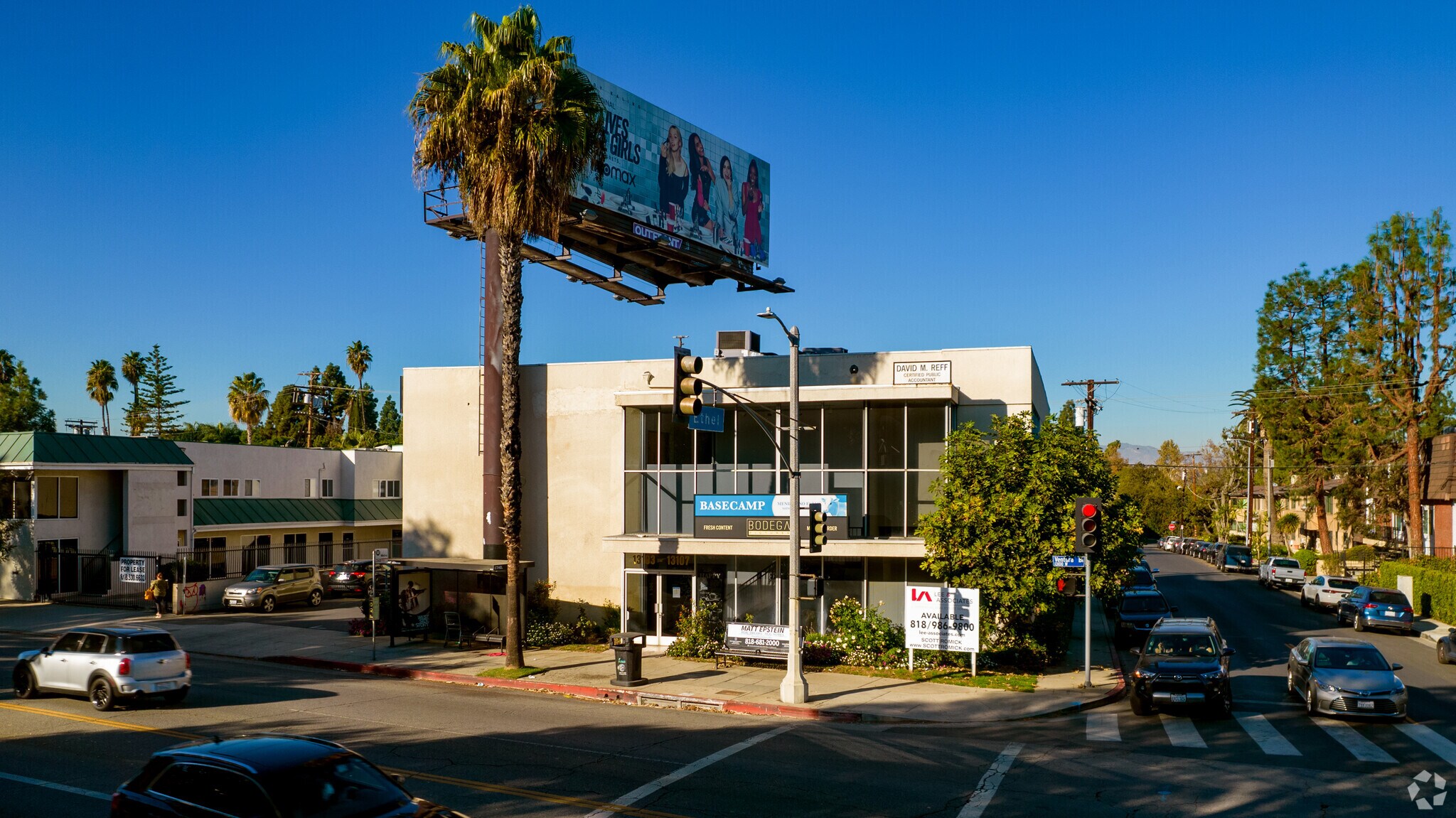 13103-13107 Ventura Blvd, Studio City, CA à louer Photo principale- Image 1 de 13