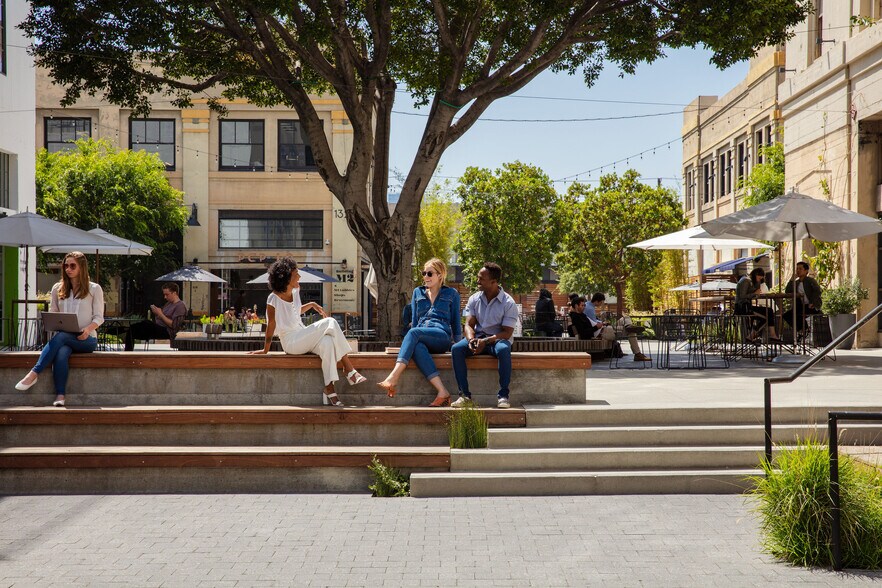 767 S Alameda St, Los Angeles, CA à louer - Photo du bâtiment - Image 3 de 21