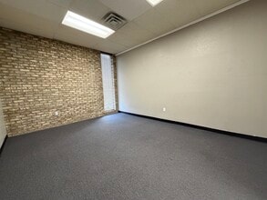 2800 NW 36th St, Oklahoma City, OK for lease Interior Photo- Image 2 of 3