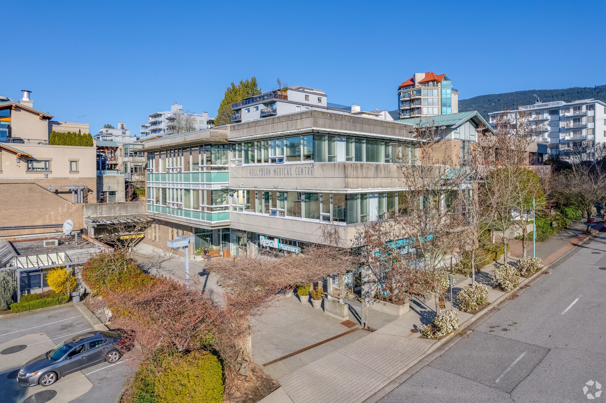 575 16th St, West Vancouver, BC à vendre Photo du bâtiment- Image 1 de 7