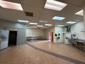 6100 N Figueroa St, Los Angeles, CA for lease Interior Photo- Image 2 of 5