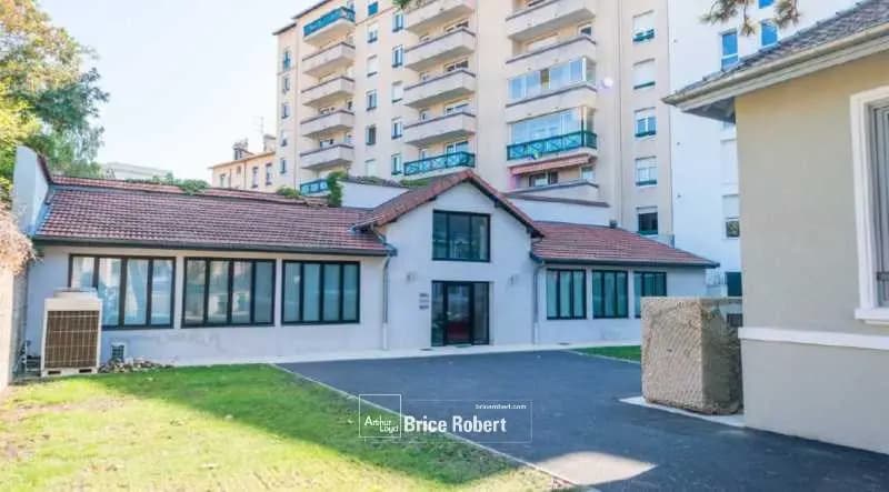 Office in Lyon for sale - Building Photo - Image 2 of 9