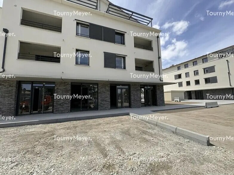 Rue Du Boulodrome, Lespinasse for sale - Building Photo - Image 3 of 11