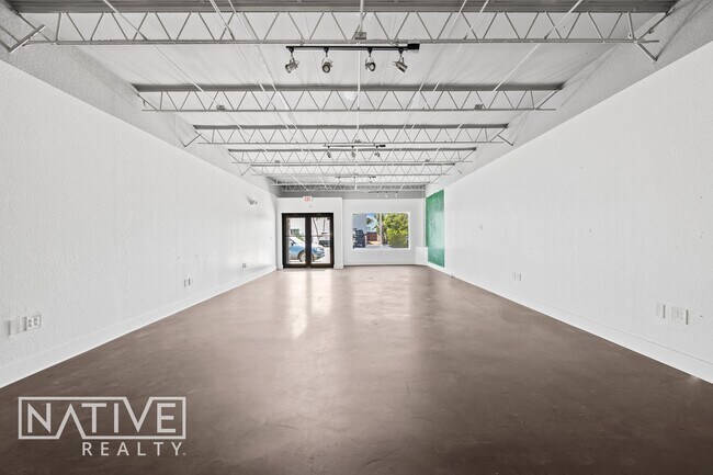 Plus de détails pour 716-718 NE 2nd Ave, Fort Lauderdale, FL - Bureau à louer