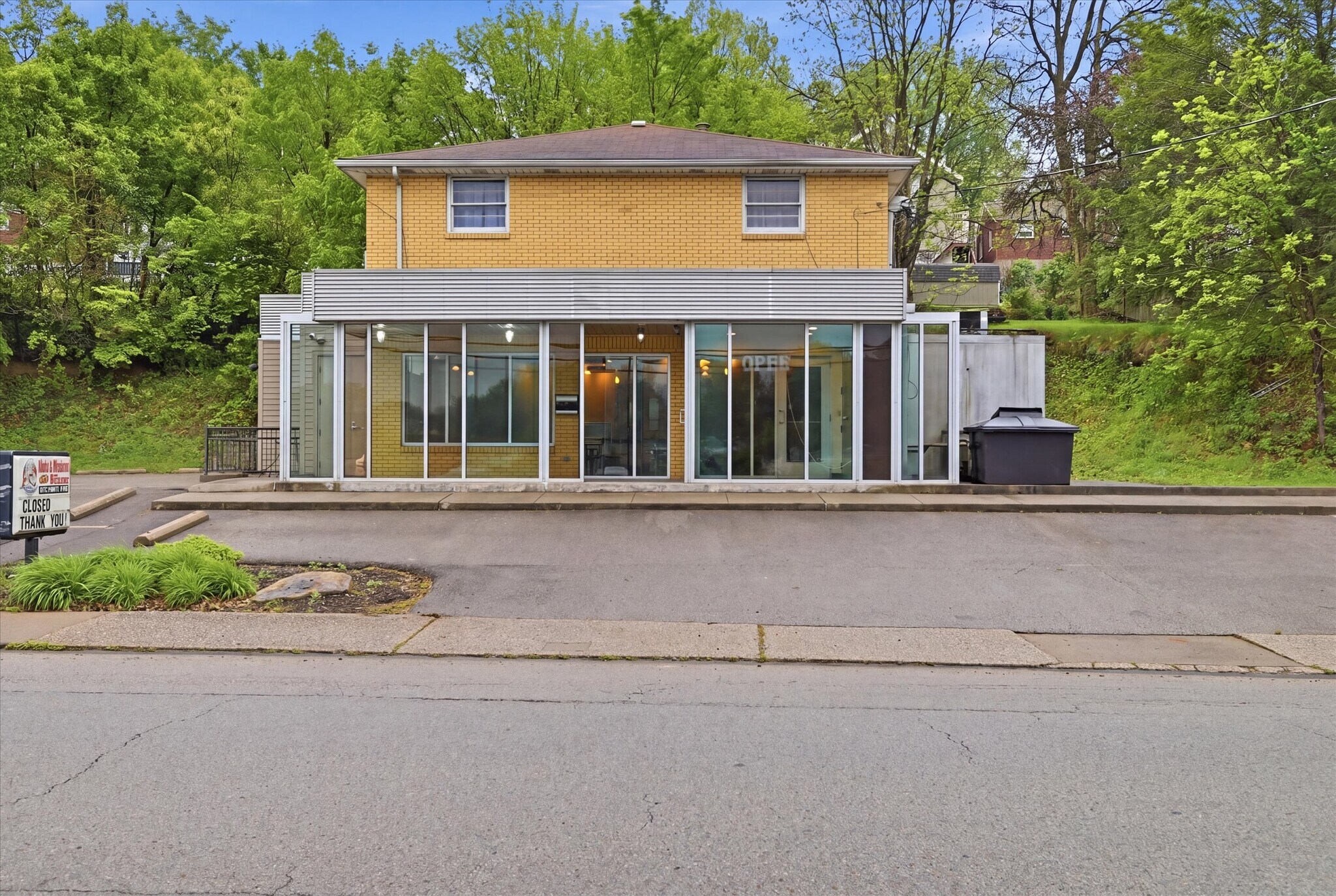 1017 Highland Ave, Greensburg, PA à vendre Photo principale- Image 1 de 43
