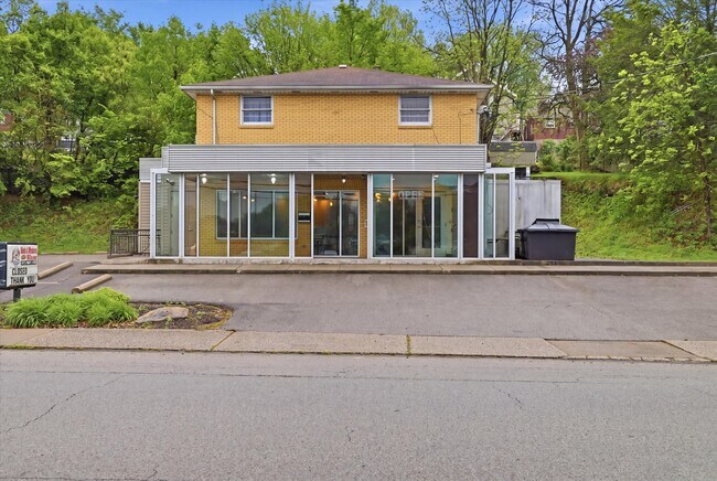 More details for 1017 Highland Ave, Greensburg, PA - Retail for Sale