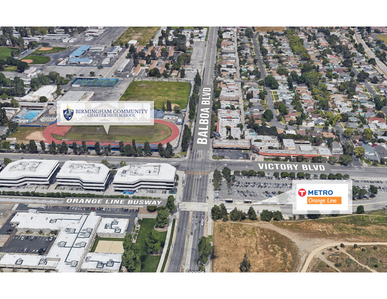 16851 Victory Blvd, Van Nuys, CA for lease - Building Photo - Image 2 of 8