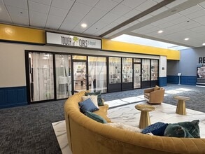1000 Elm St, Manchester, NH for lease Interior Photo- Image 1 of 8