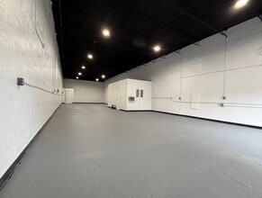 18-24 NW 2nd St, Hallandale Beach, FL for lease Interior Photo- Image 1 of 5