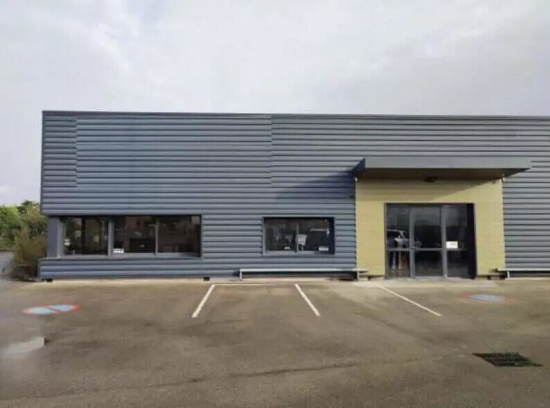 Flex in Arnas for lease - Building Photo - Image 2 of 2