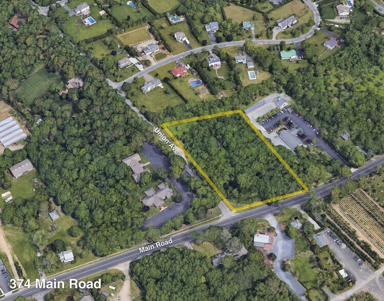 374 Main Rd, Riverhead, NY à vendre - Photo du bâtiment - Image 2 de 5
