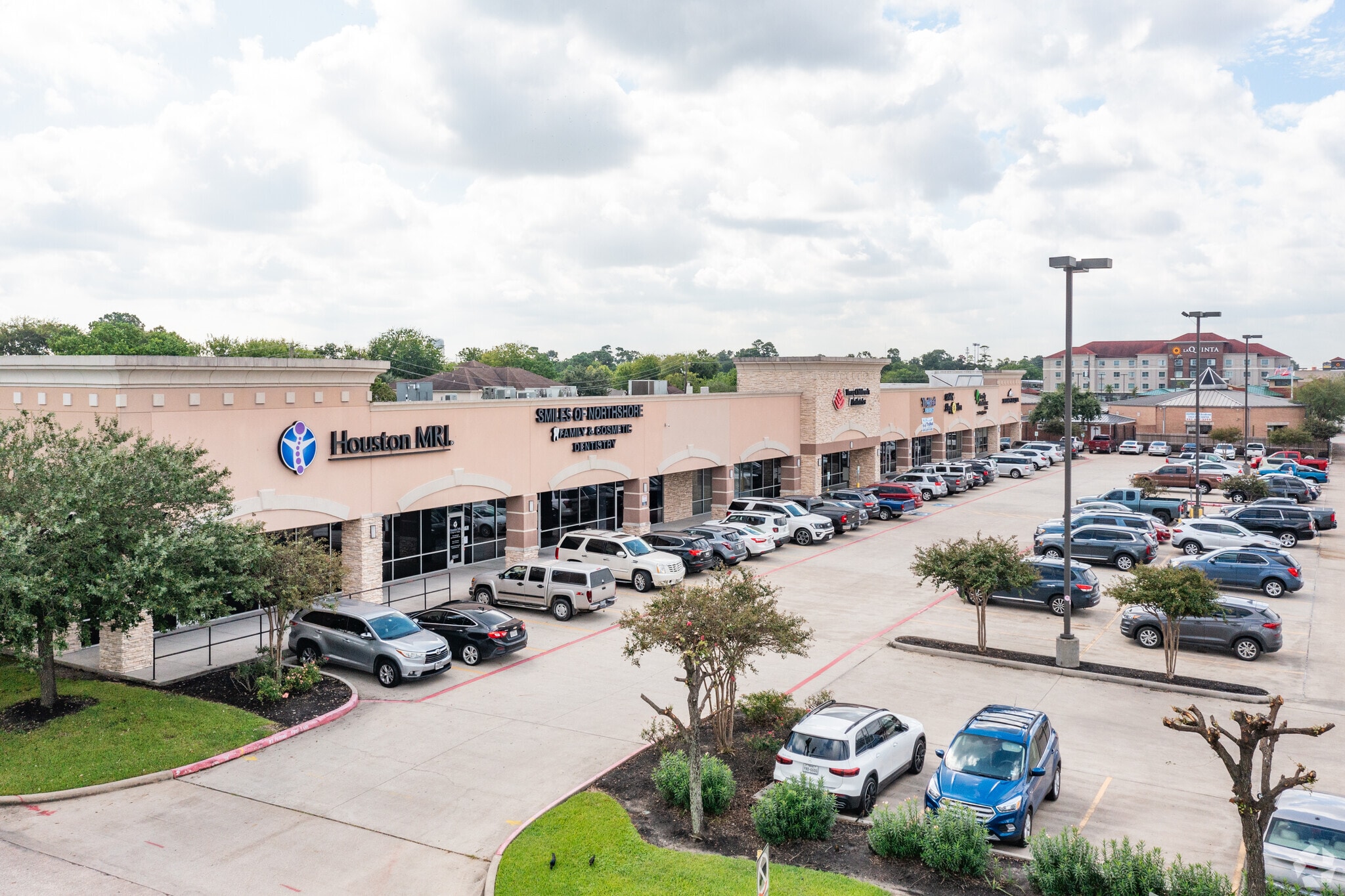 5614-5650 E Sam Houston Pky N, Houston, TX for lease Building Photo- Image 1 of 5