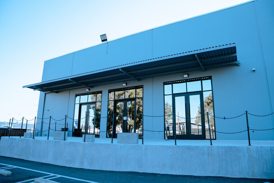 8729 Aviation Blvd, Inglewood, CA à louer - Photo du bâtiment - Image 1 de 12