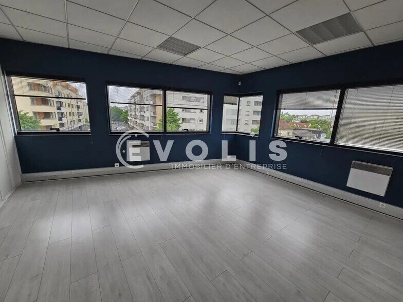 Bureau dans Chilly-Mazarin à vendre - Photo intérieure - Image 3 de 11