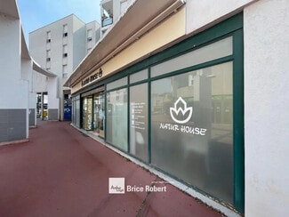 Plus de détails pour 14 Place Jean Monnet, Meyzieu - Commerce de détail à louer