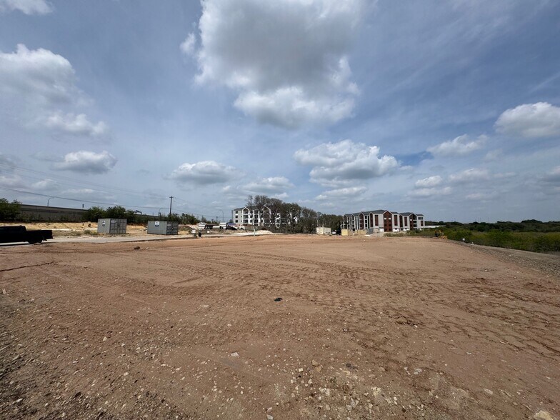 2211 FM 1626, Manchaca, TX à vendre - Photo du bâtiment - Image 3 de 13