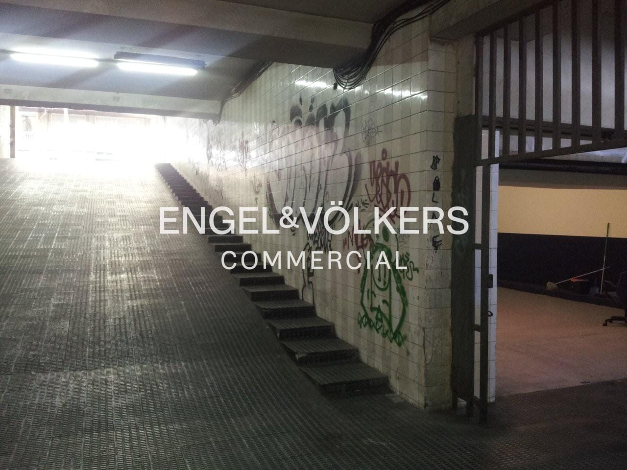 Retail in Barcelona, Barcelona for lease Interior Photo- Image 1 of 5