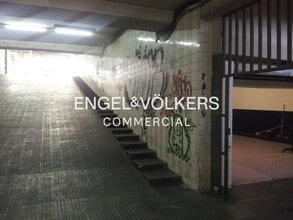 Retail in Barcelona, Barcelona for lease Interior Photo- Image 1 of 5