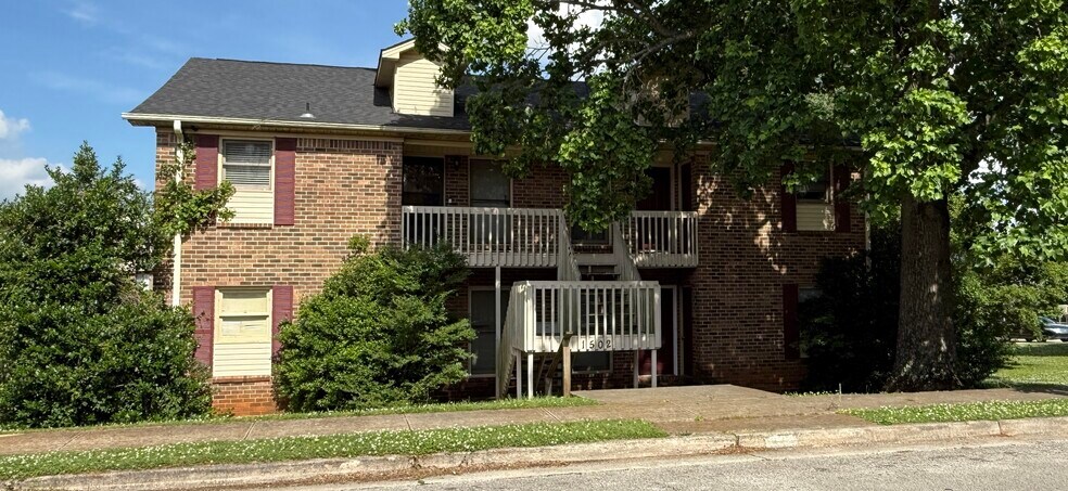 1502 Medland Rd NW, Huntsville, AL for sale - Primary Photo - Image 1 of 1