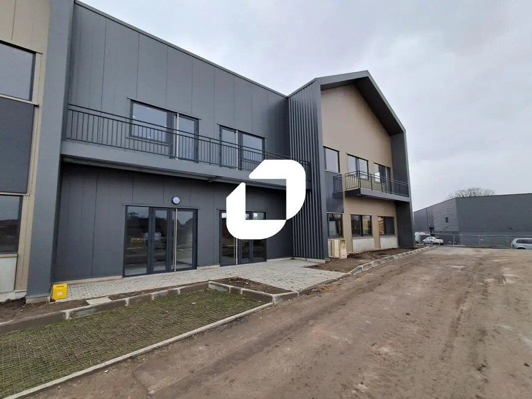 Office in Tourcoing for lease Building Photo- Image 1 of 10