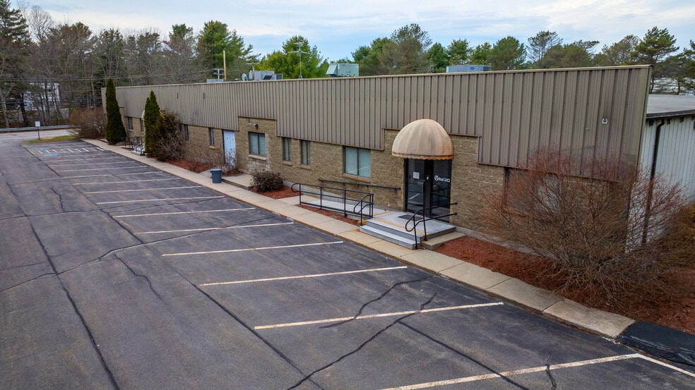 4 Industrial Pky, Brunswick, ME for lease - Building Photo - Image 2 of 92