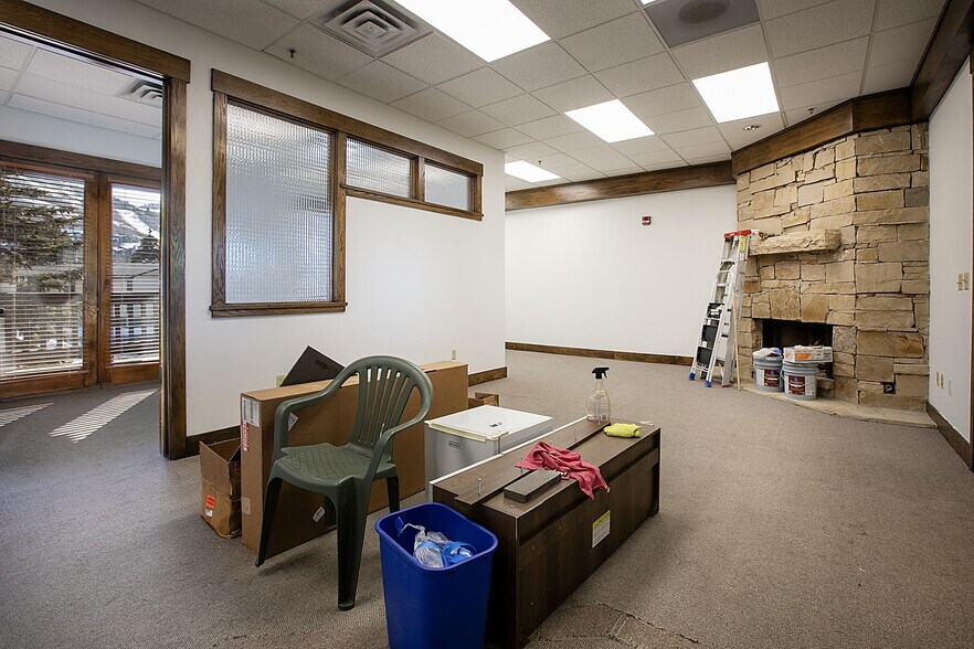 1245 Deer Valley Dr, Park City, UT à louer - Photo du bâtiment - Image 2 de 5