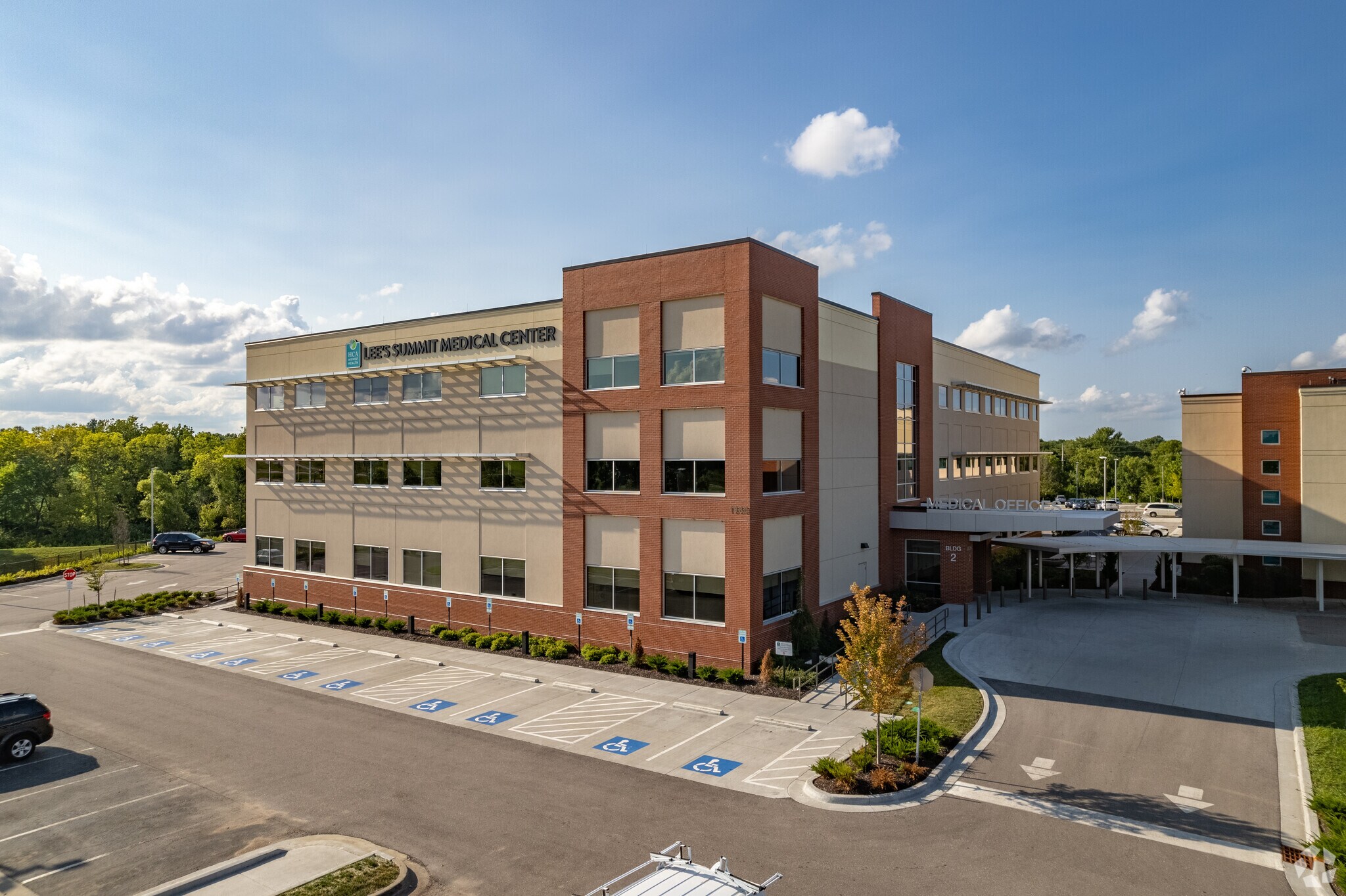 1980 SE Blue Pky, Lee's Summit, MO for lease Primary Photo- Image 1 of 11