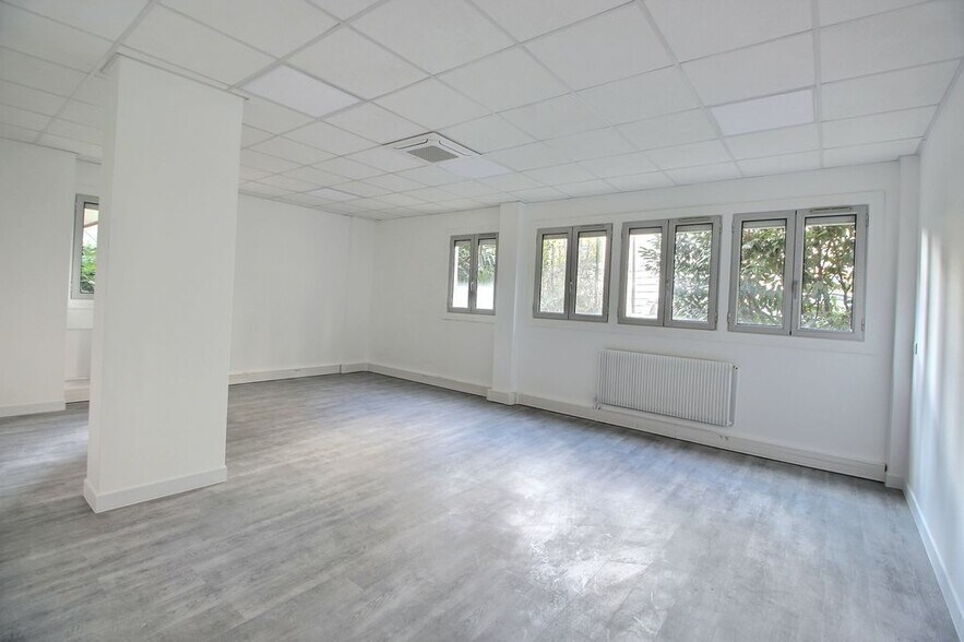 46 Rue Duhesme, Paris for sale - Building Photo - Image 2 of 16