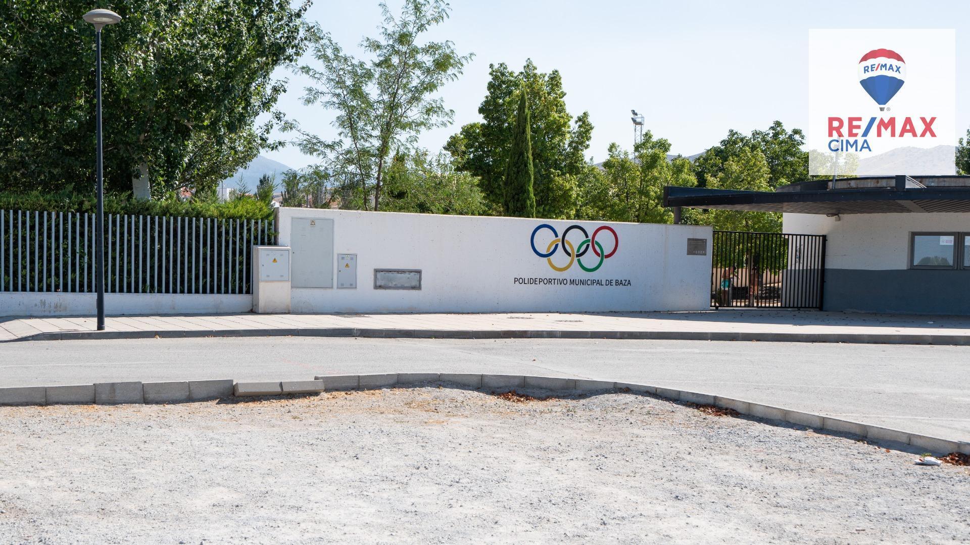 Bulevar Dama de Baza, 7, Baza, Granada à vendre Photo du bâtiment- Image 1 de 7