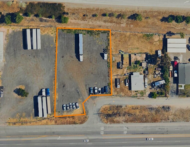 2295 W Highland Ave, San Bernardino, CA for lease - Building Photo - Image 1 of 3