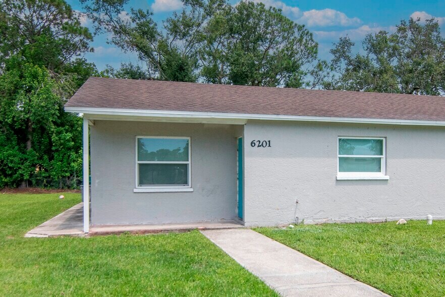 6201-6203 12th Street Ct E, Bradenton, FL à vendre - Photo du bâtiment - Image 2 de 9