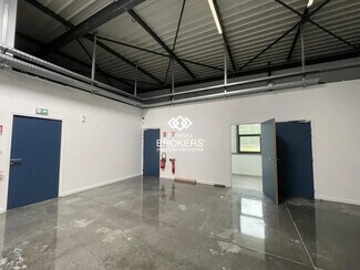 Plus de détails pour Local d'activités à louer