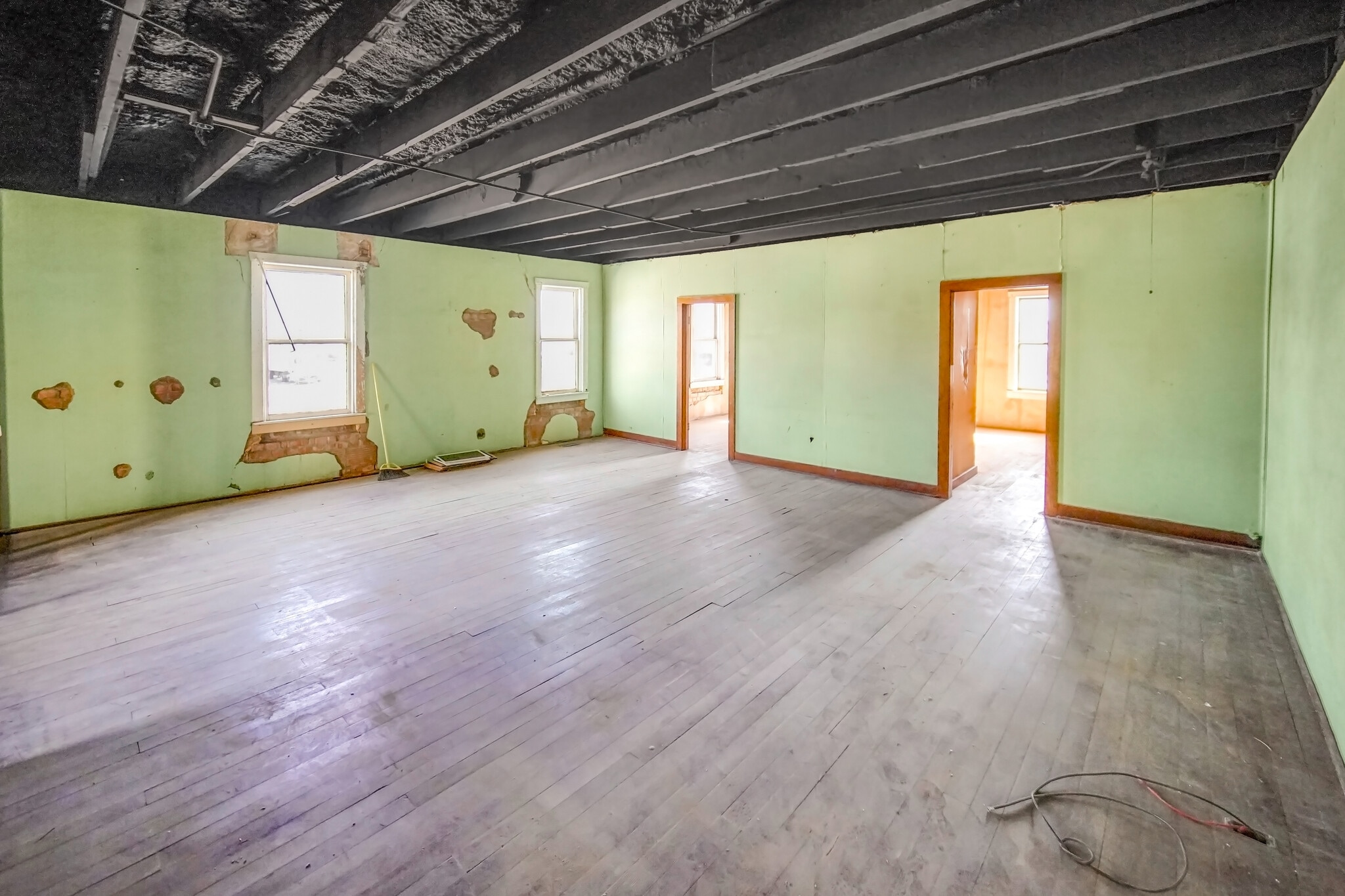 111 E Dempsey St, Bryson, TX for sale Interior Photo- Image 1 of 26