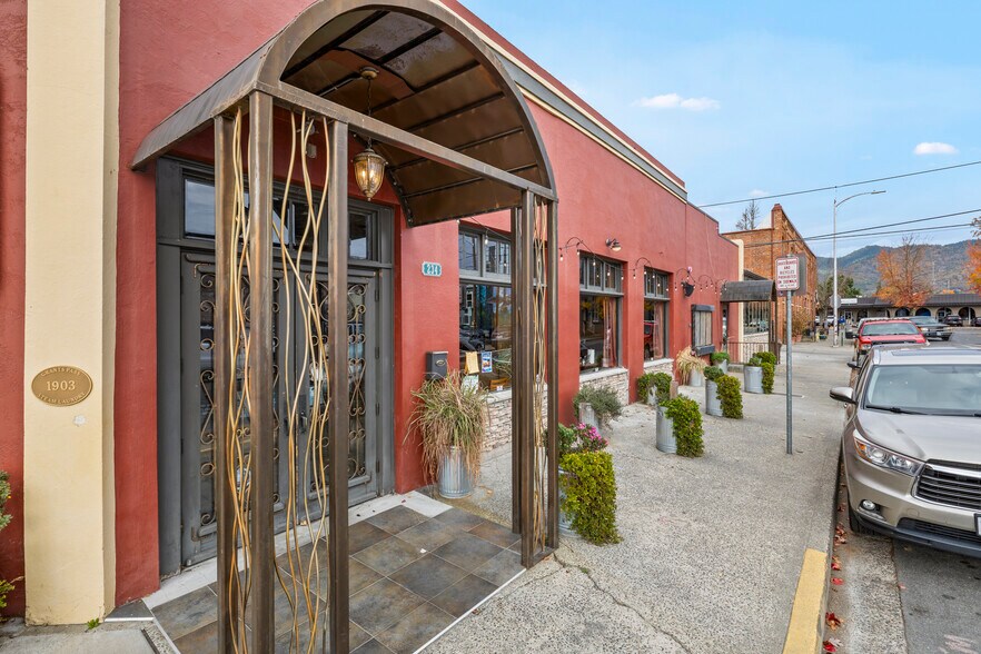 234 SW 5th St, Grants Pass, OR à vendre - Photo du bâtiment - Image 3 de 37