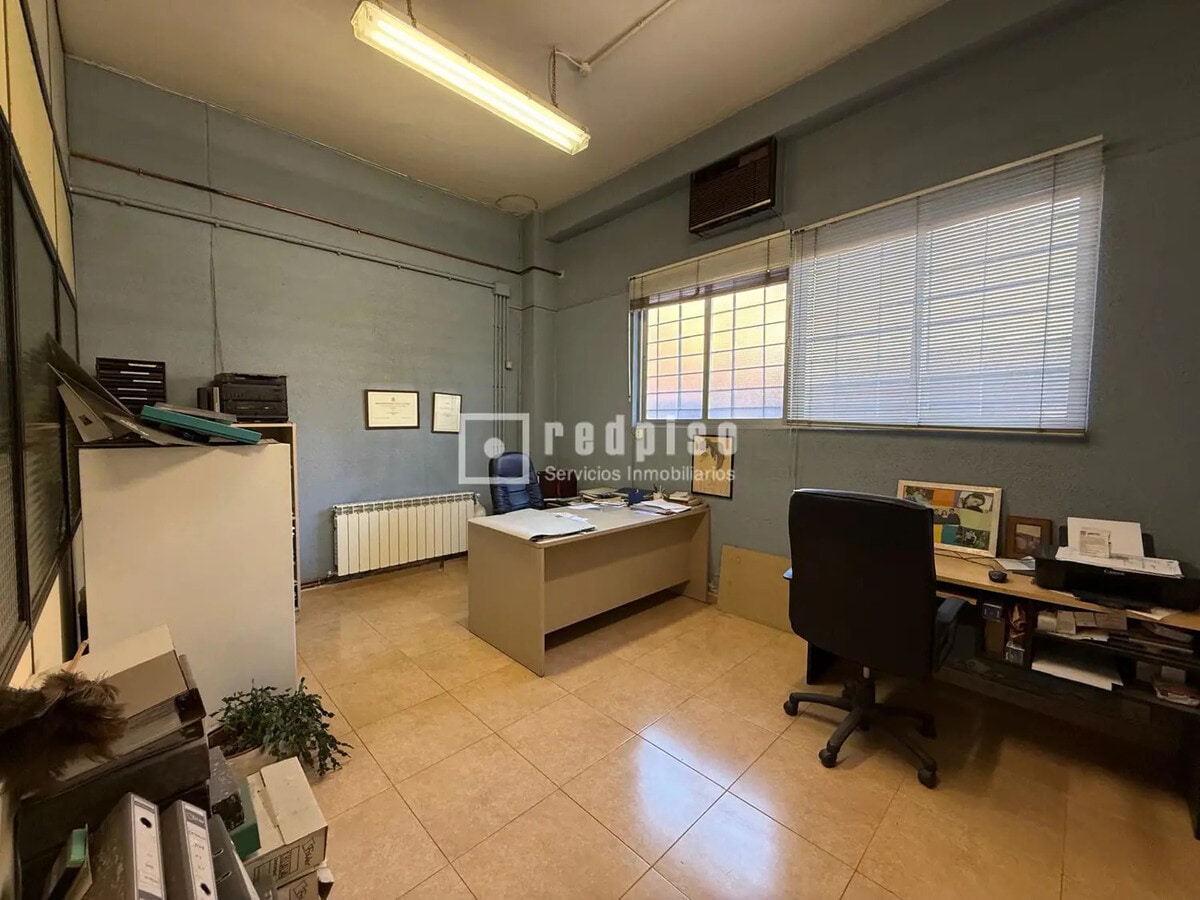 Madrid, MAD 28044 - Unit Pt: Dr. - - Interior Photo - Image 2 of 8