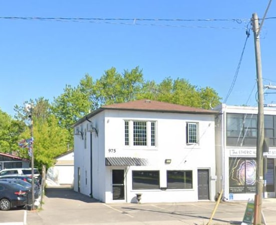 975 Lakeshore Rd E, Mississauga, ON for lease Primary Photo- Image 1 of 2