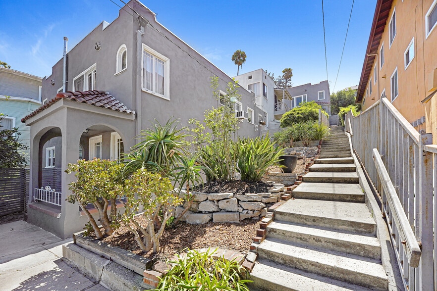 832 Hyperion Ave, Los Angeles, CA for sale - Building Photo - Image 2 of 17