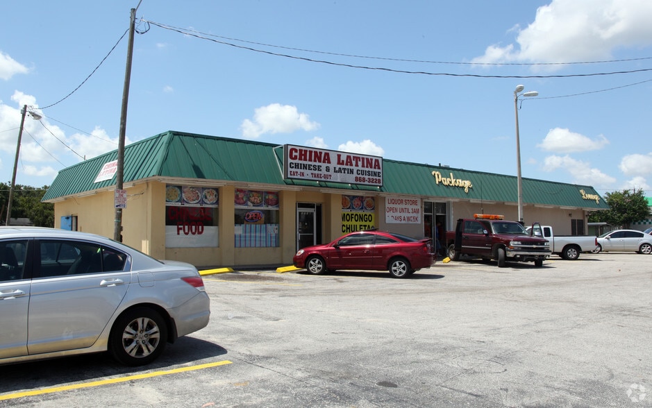 3711 E Busch Blvd, Tampa, FL for lease - Building Photo - Image 3 of 8