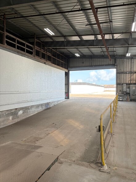 101 W 4th St, Freeport, TX for sale - Building Photo - Image 3 of 7