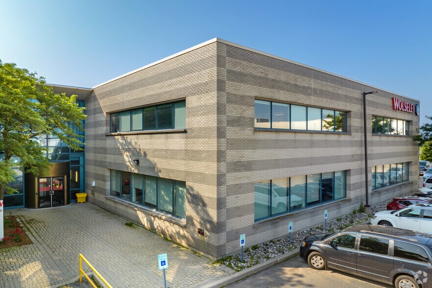 880 Laurentian Dr, Burlington, ON à vendre - Photo principale - Image 1 de 1