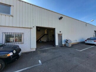 Plus de détails pour Local d'activités à louer