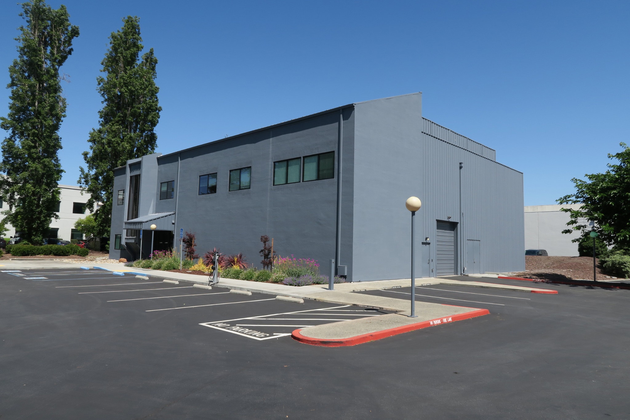 151 Gibraltar Ct, Sunnyvale, CA à louer Photo du bâtiment- Image 1 de 3