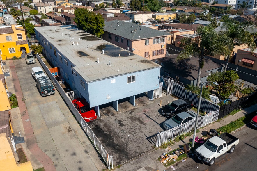 921 W 82nd St, Los Angeles, CA for sale - Primary Photo - Image 1 of 17